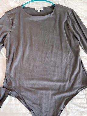 Faded Rose Long Sleeve Scoop Neck Bodysuit - Gray